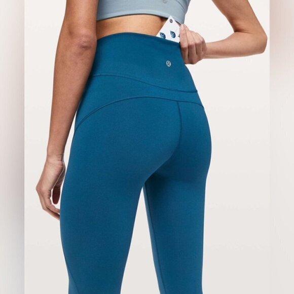 Lululemon In Movement Crop Everlux 19 Deep Marine size 4 - Picture 2 of 10
